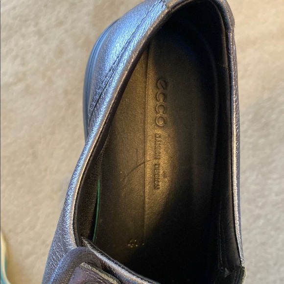 Ecco Black and Silver Sneakers Sleek Metallic Design - Picture 9 of 15